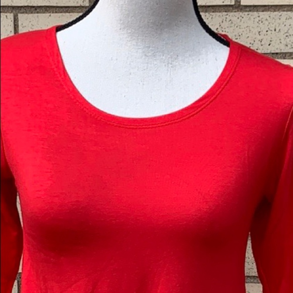 RED MATERNITY DETAILED TUNIC TOP - Picture 5 of 9